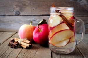 infused water apple cinnamon